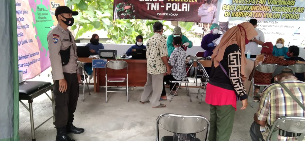 Bhabinkamtibmas Lakukan Monitoring Vaksin untuk Difabel